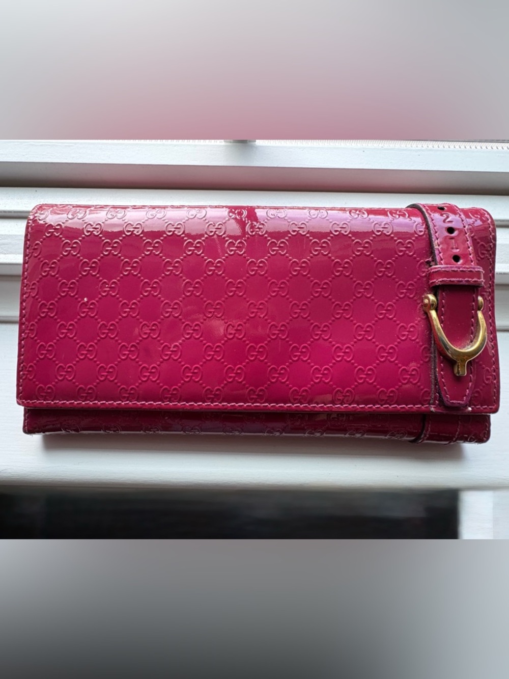 Gucci Patent Microguccissima Nice Wallet in Fuchsia,